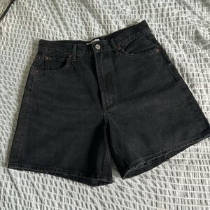 AGOLDE
Black Stella Denim Shorts Bat

Worn a couple times